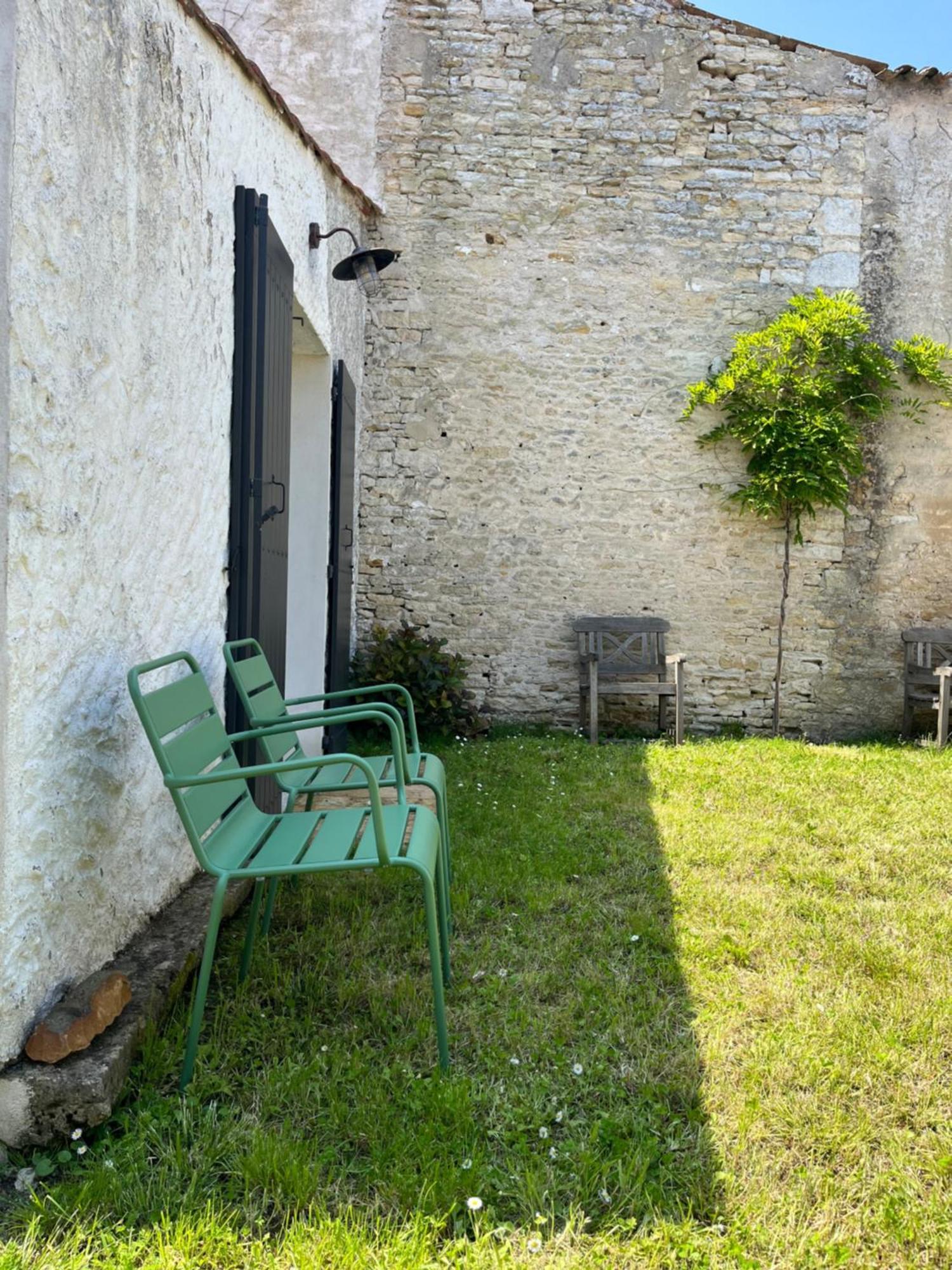 Elegante Maison Familiale Au Coeur Des Remparts De La Citadelle Le Château-dʼOléron Exterior foto